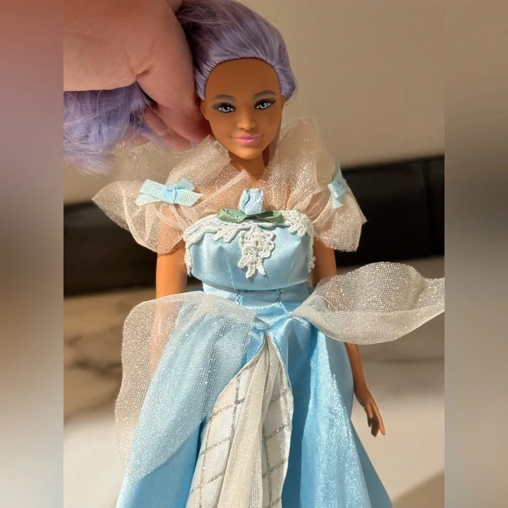 2018 Mattel Barbie Purple Hair Doll Blue Eyes Princess Silver Dress GUC